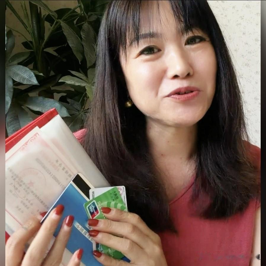那么 存款，理财和保险到底有什么区别呢？

存款就是你把钱放到银行，存成活期、定