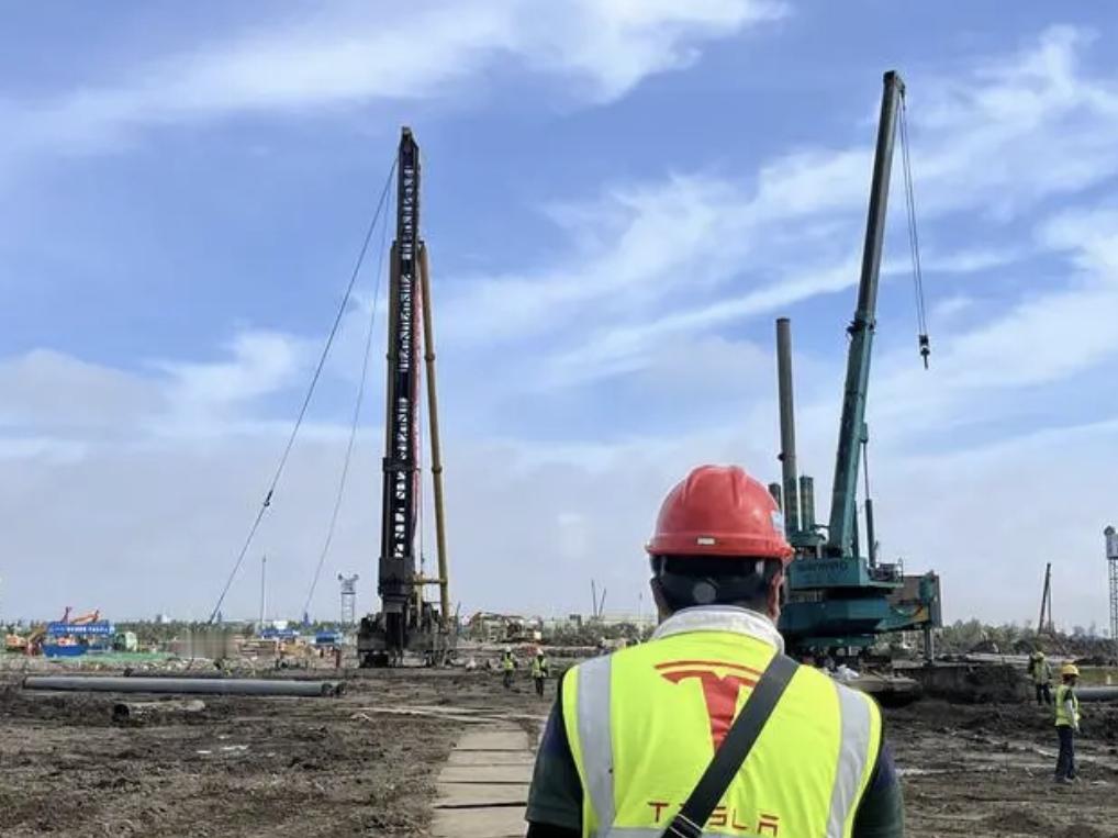 【特斯拉储能工厂完工在即，用时7个月再次刷新“上海速度”】12月24日消息，从特