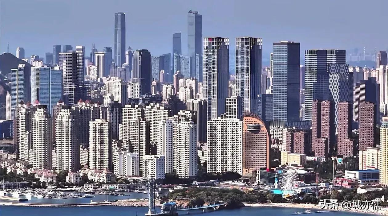 大连，作为东北地区的璀璨明珠，其城市建设与发展历程确实令人瞩目。在二十年前，大连