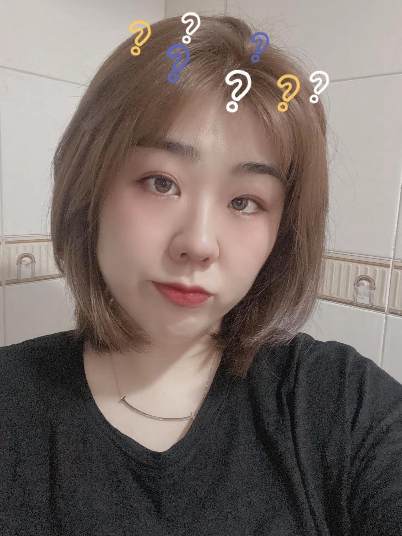 为数不多的短发时期哈，还怪好看的