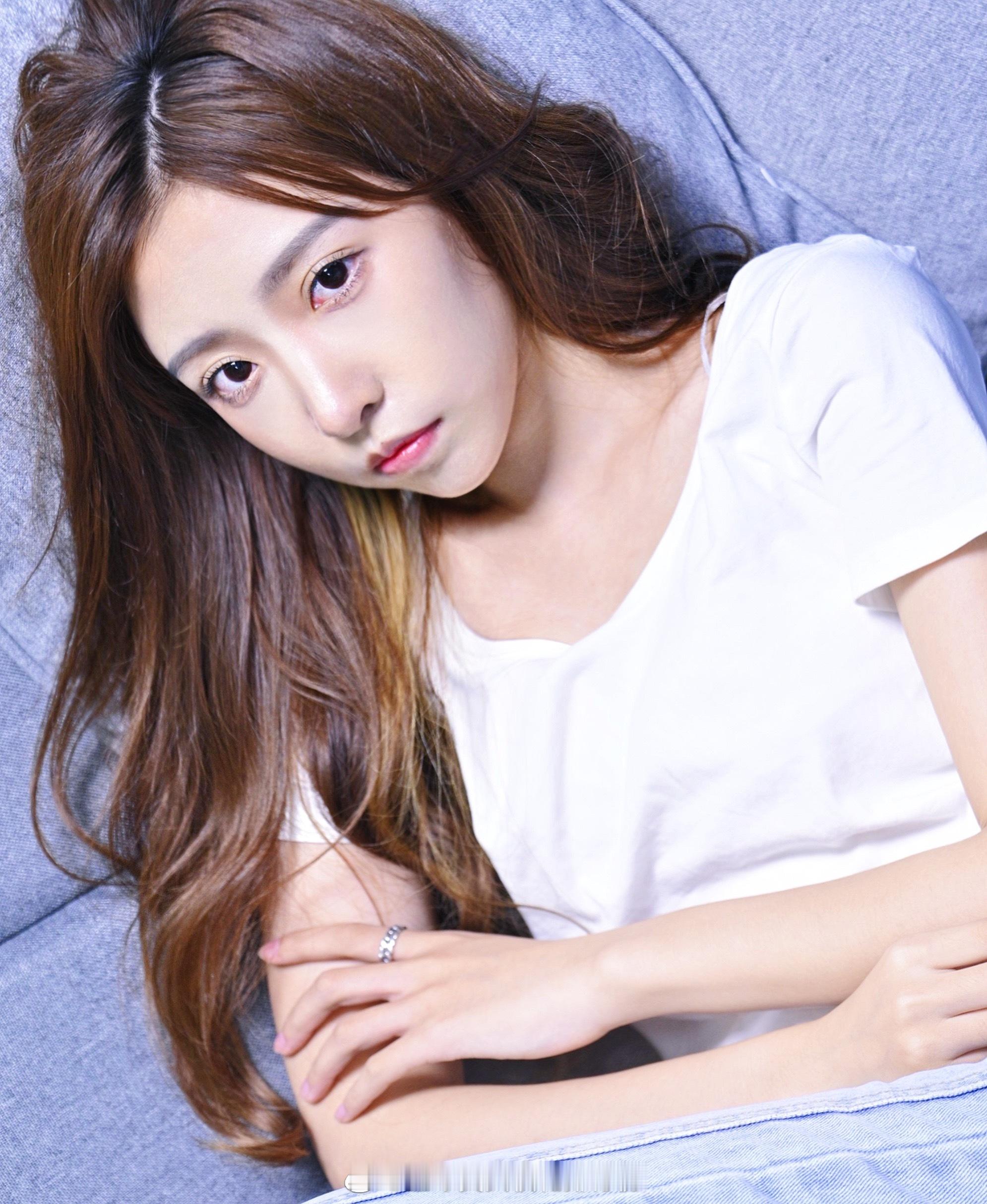 美女璐畅，01年，舞蹈专业现表演系，处女座，身高168cm，体重44kg[心] 