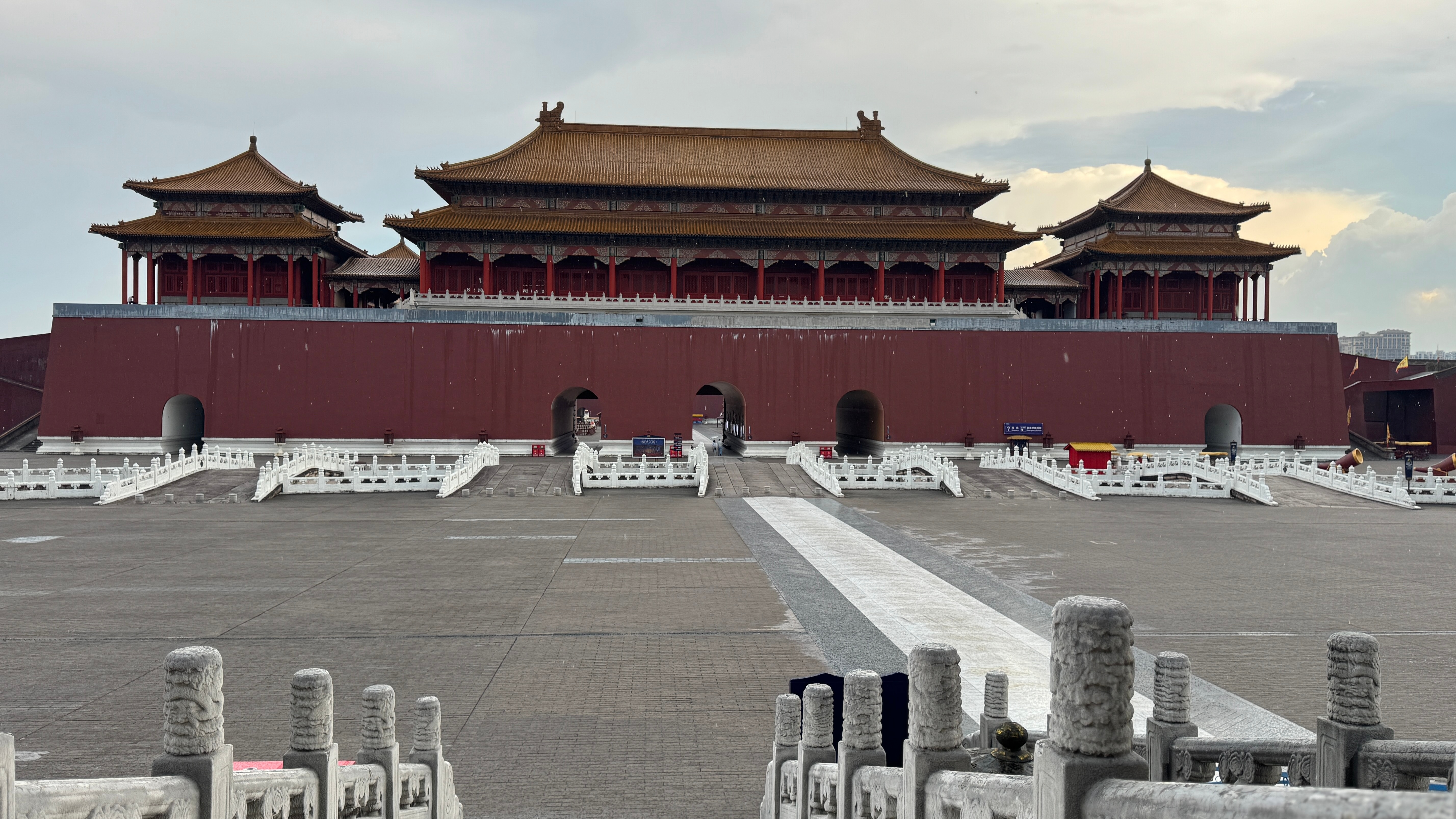 末法时代，少扯那些怨天尤人的废话。你生命里的烂人烂事，没一个是平白无故来的——都