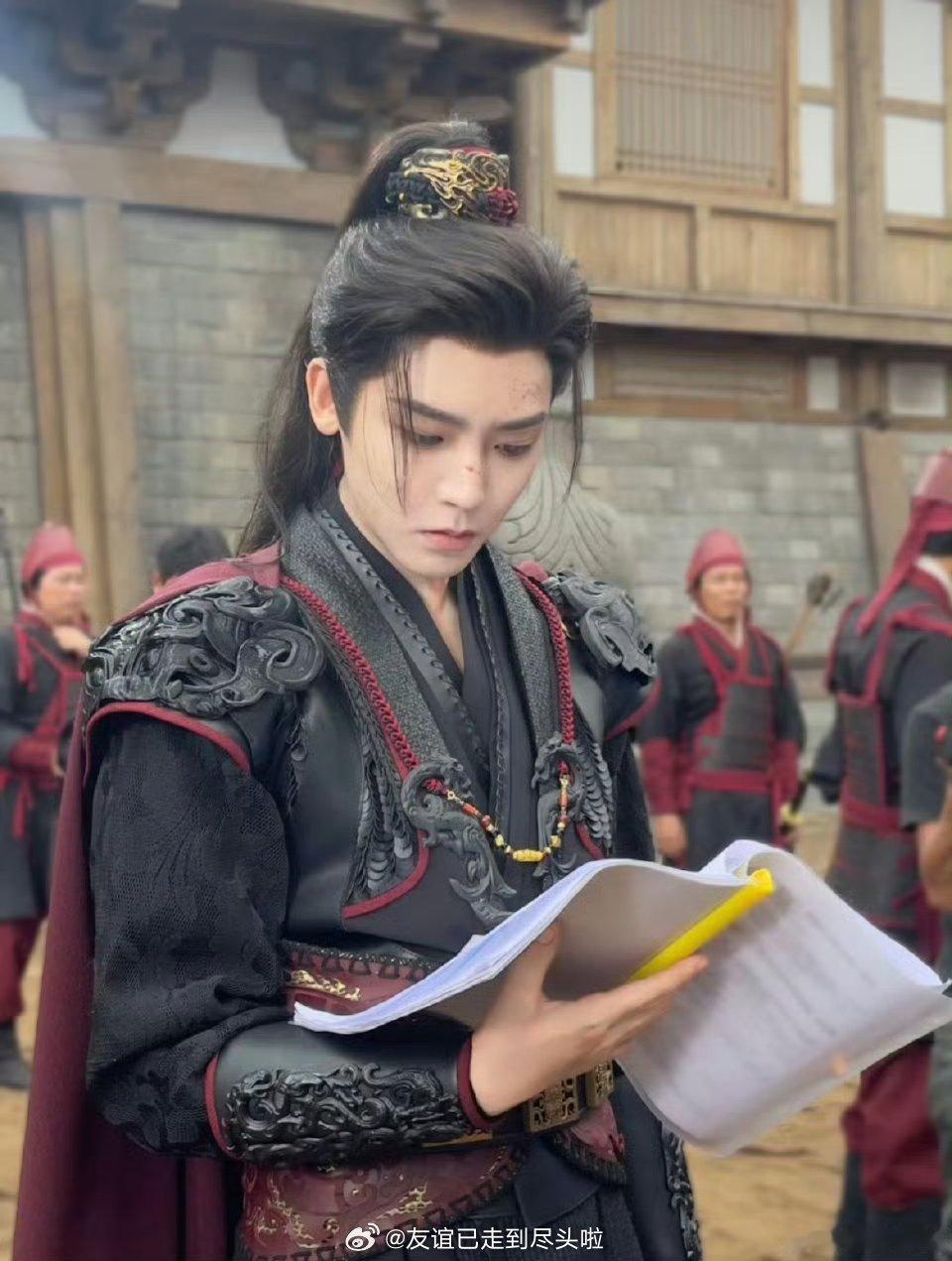 侯明昊，艾米《雀骨》过审下证，有人期待这部剧吗？ 