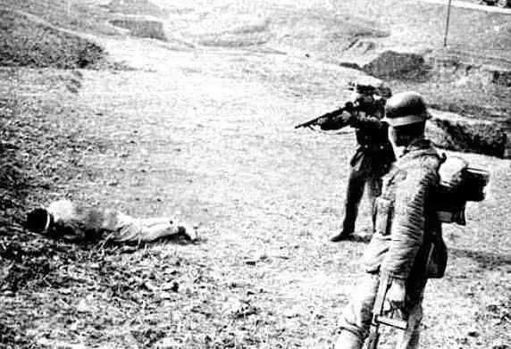 1946年，日军鹤丸光吉被带到刑场。可是，他死不悔改，竟然高喊：“天皇万岁，日本