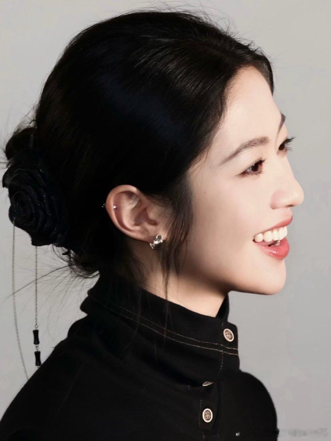 内娱淡淡的木质调女明星好高级的美[鼓掌]复古又富有生命力！ ​​​