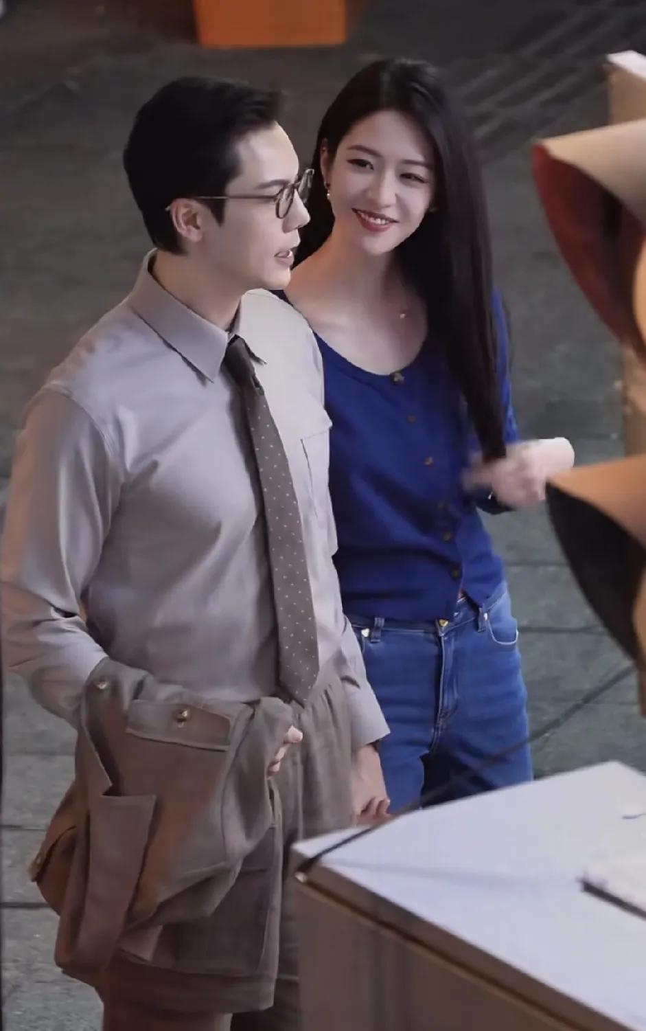 作为京圈公主，向涵之看来要成为新的顶流了，和朱亚文演了情侣后，现在又可以和陈伟霆