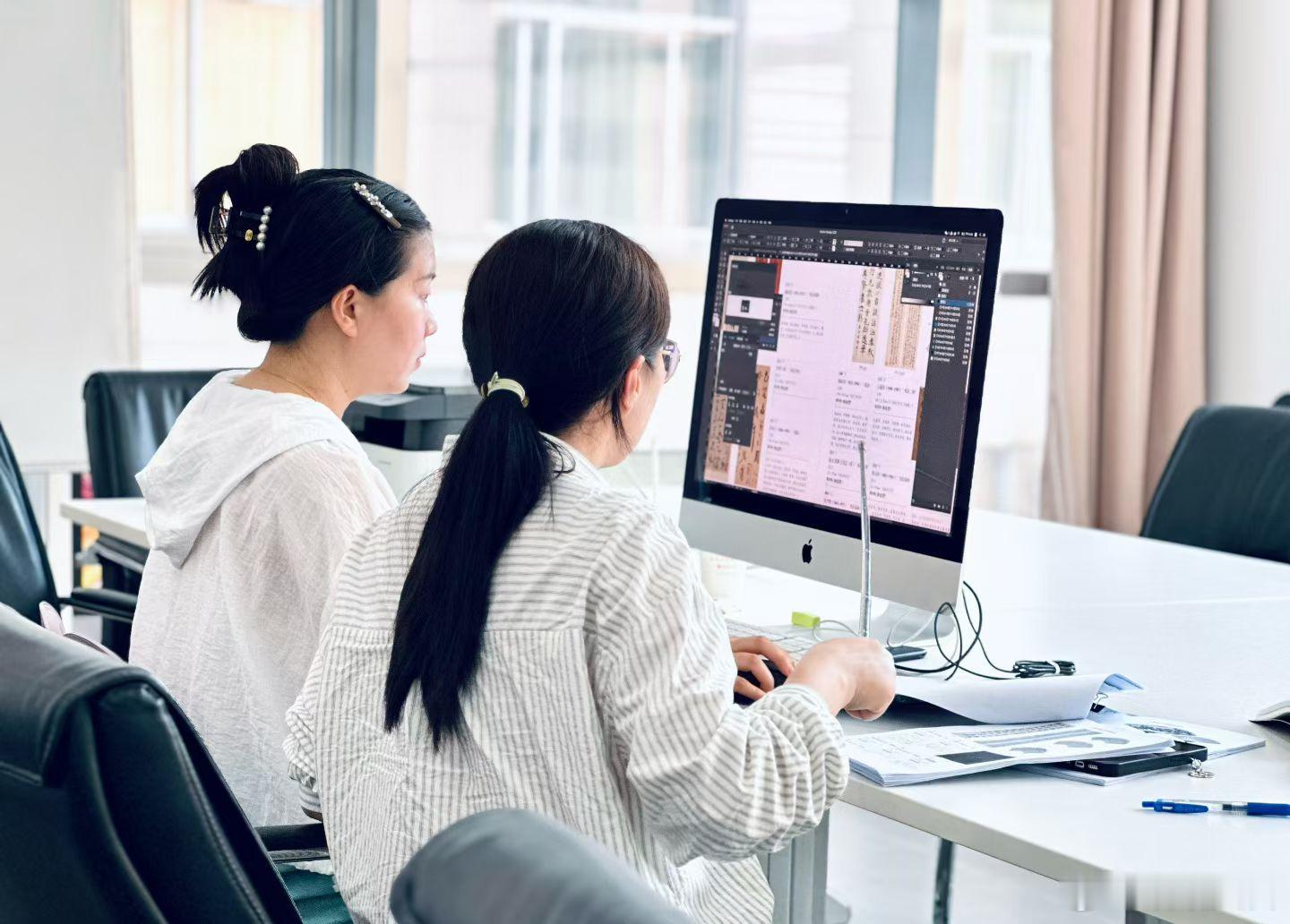 已经进入后期建模阶段，用算法驱动3D建模，利用XR技术进行360°展示，融合We