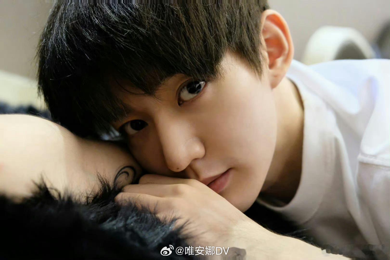 #邓为[超话]#“一星陨落，黯淡不了星空灿烂；一花凋落，荒芜不了整个春天.𝒜 