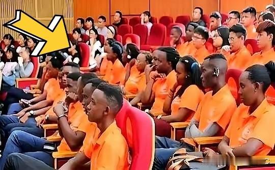 看这新闻心里真不是滋味，金华送走30个卢旺达职校生，人家那是把这当成“留学深造”