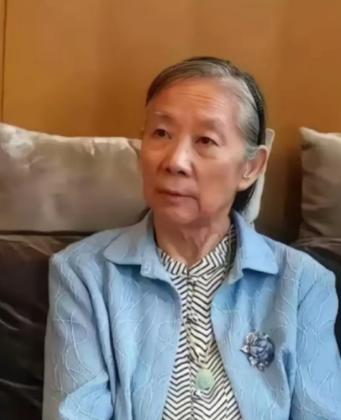 今年81岁的林豆豆，一个人住在北京老城区的老房子里，既不碰智能手机，也从不上网，