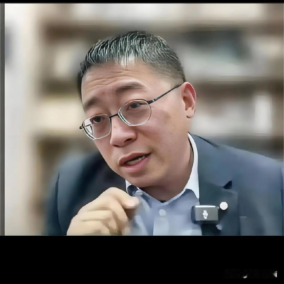 网友说：沈逸教授才是我们大家心中真正的文化人，这话太说到我心坎里了。他身上那种深