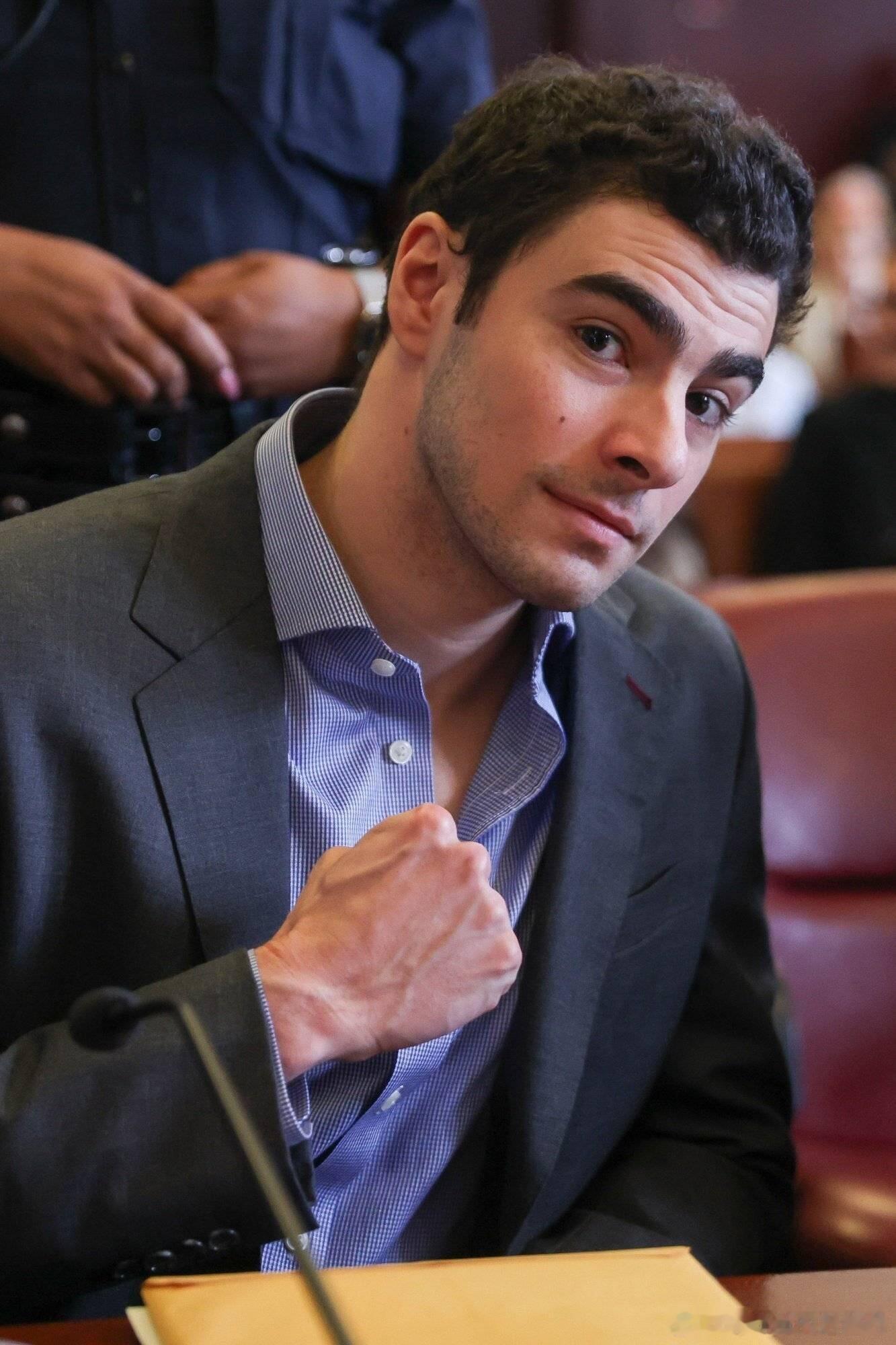 🫨路易吉案新动向，法官裁定路易吉不会面临死刑裁定表示，路易吉案不符合“暴力犯罪