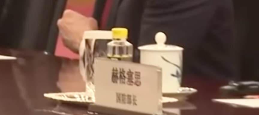 Department of War你自己随便叫，我们就是给你翻译为国防部长，海拍