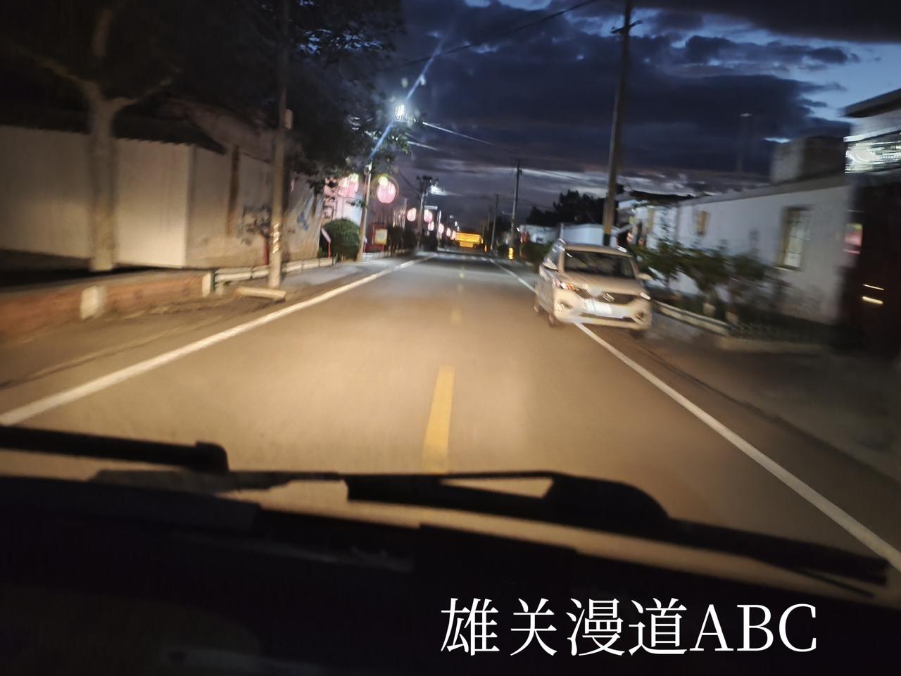 此联为常识性质的对联！确实如此，好事连连，也不一定能传多远、多快；而坏事则是一夜