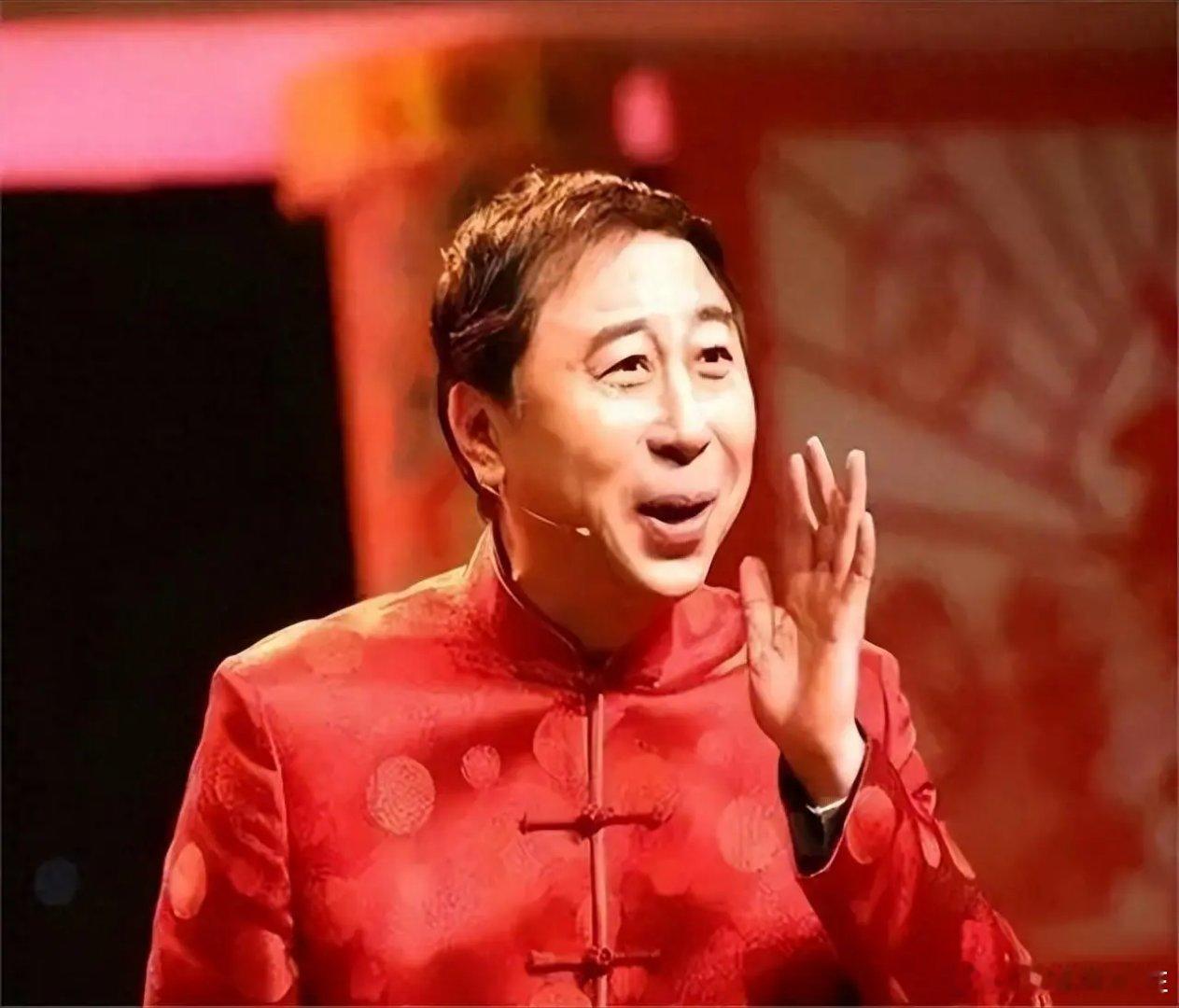 贾玲为67岁冯巩庆生 德高望重的冯巩67大寿，人气爆棚的徒弟 贾玲  突然现身，