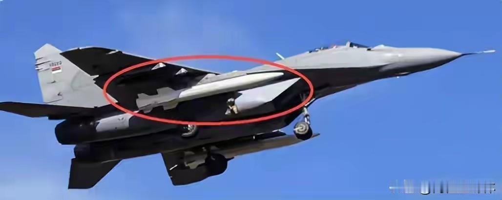 中国军工亮相欧洲，先进导弹打破西方垄断格局
 
塞尔维亚米格-29SM战机挂载中