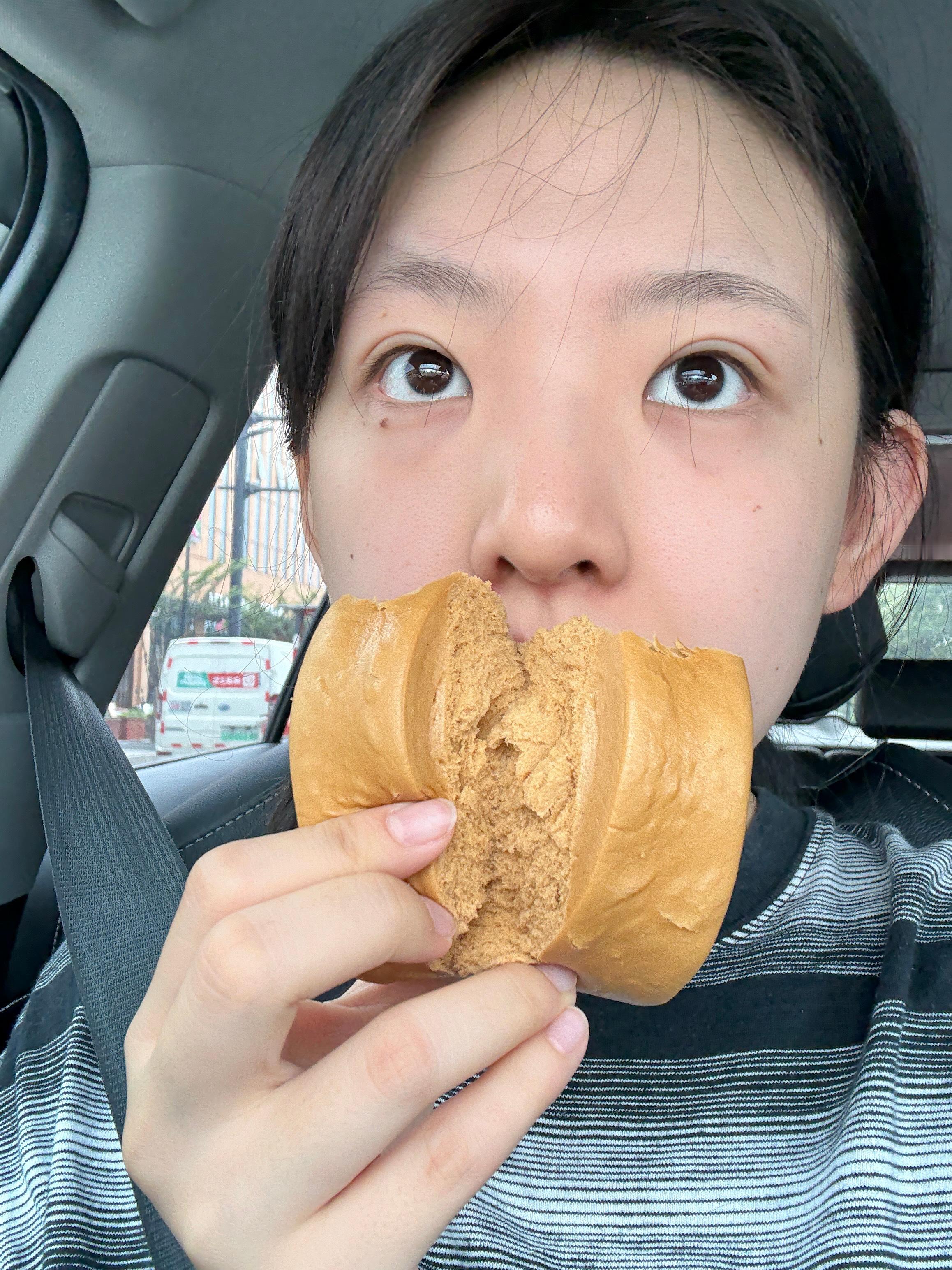 不吃了连着吃了好几天大餐肿的晕过去 ​​​