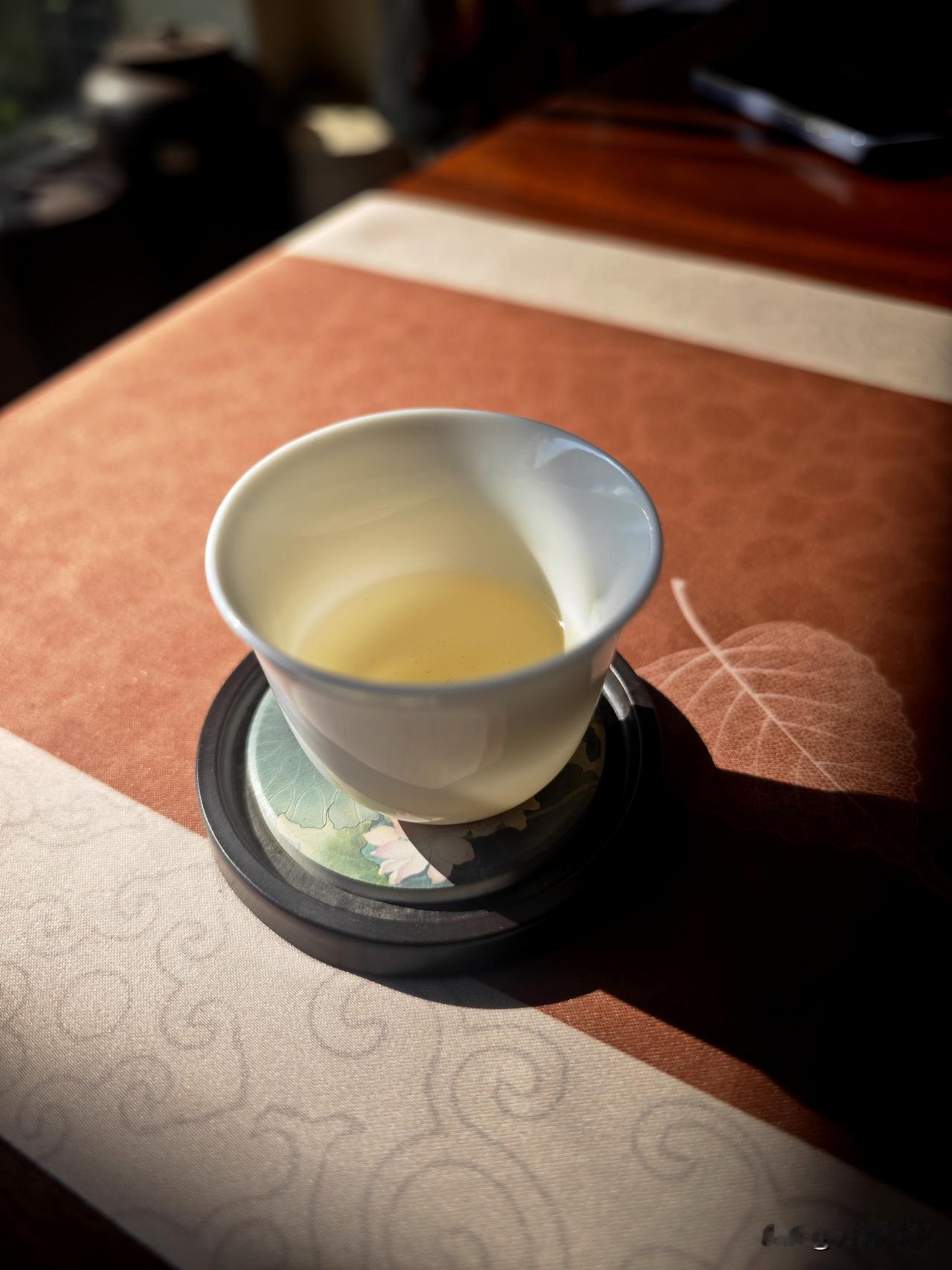 老班章的审美，在今天还是在未来？

普洱茶越陈越香，老茶的醇厚底蕴的确有独到的魅