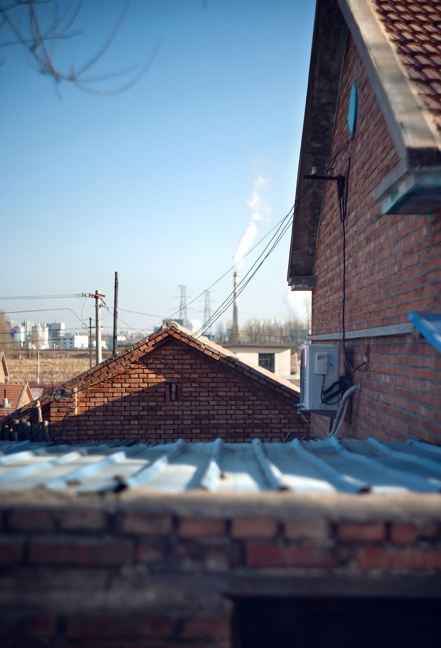 小菌 童年盼着长大，可是长大后才发现最快乐的是回不去的童年。 