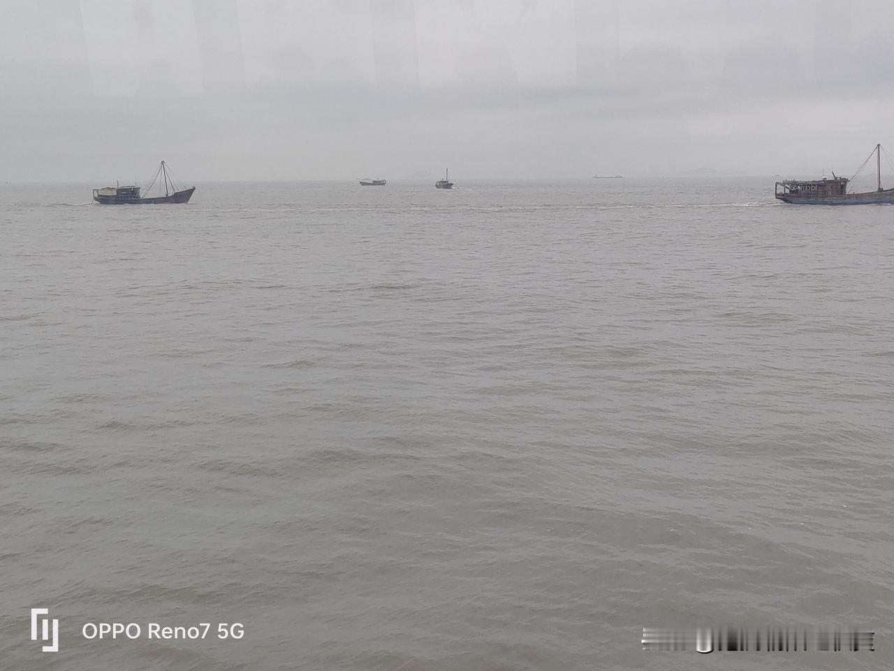 爬山和看海哪个是你的最爱看海！哪怕不是春暖花开，也能看见辽阔的精彩！