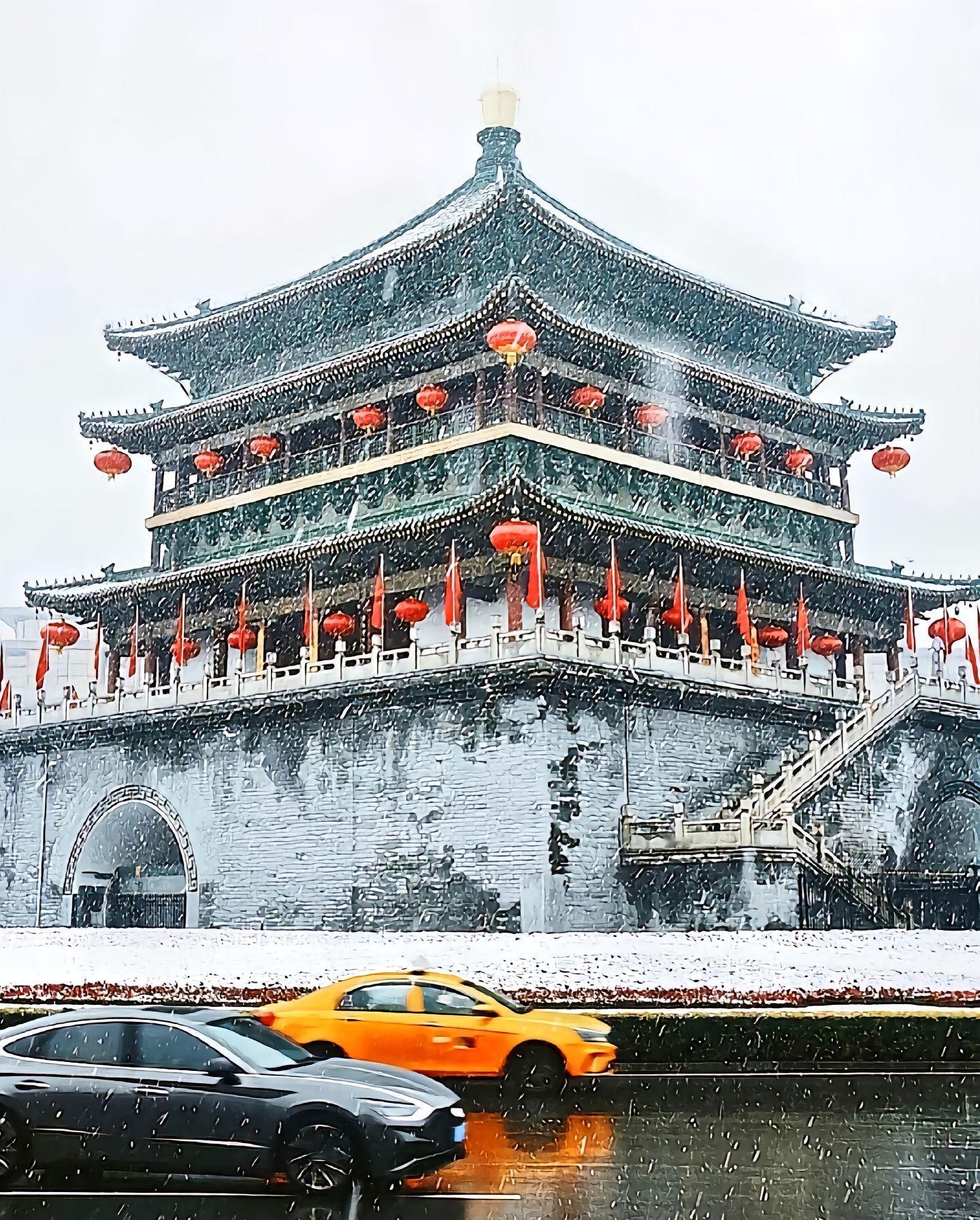 一朝下得长安雪，半生得回唐朝梦，这大雪遮不住十三朝古都的喧闹繁华！#西安的雪下的