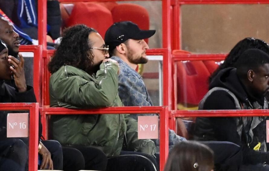 据《巴黎人报》报道，巴黎圣日耳曼客场3-2战胜摩纳哥的欧冠附加赛首回合，米兰中场