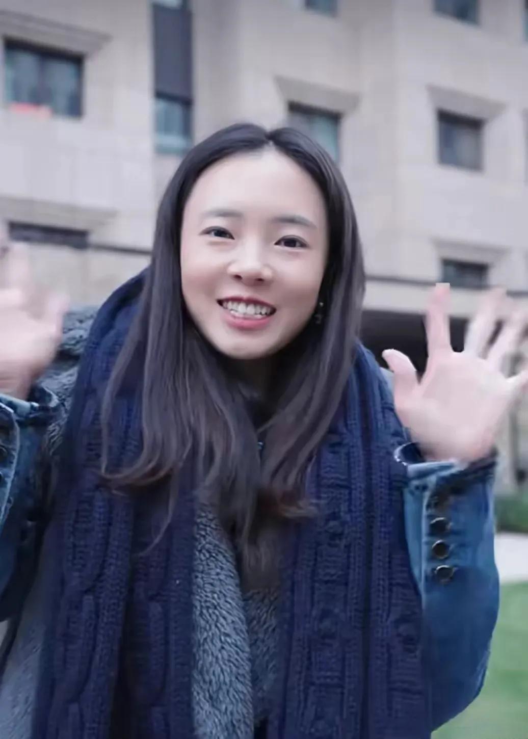 田志希，真棒！

第一，球技出色，未来可期！
第二，人品优秀，善良可爱！
第三，
