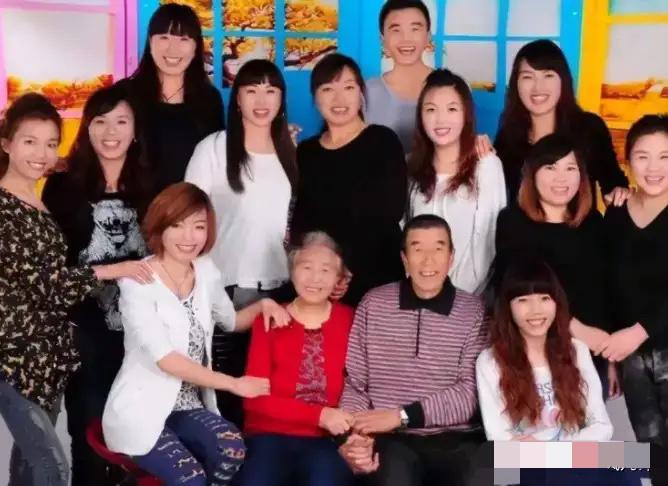 山西一对夫妻，生了11胎全是女儿，丈夫眼看妻子生不出儿子，无奈决定放弃，谁料，1