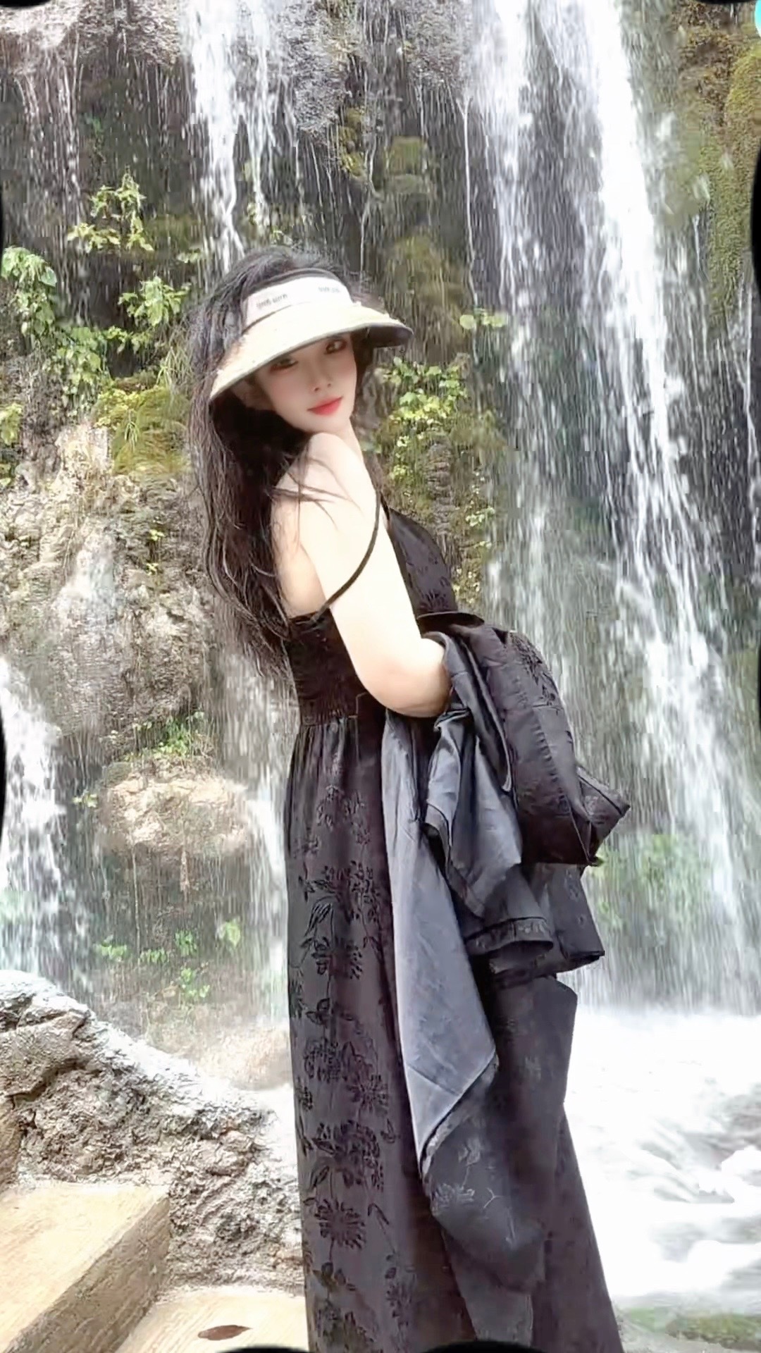 下雨了跑与不跑一样会淋湿 不如慢慢走 反正结局已定 洛阳·洛阳栾川重渡沟风景名胜