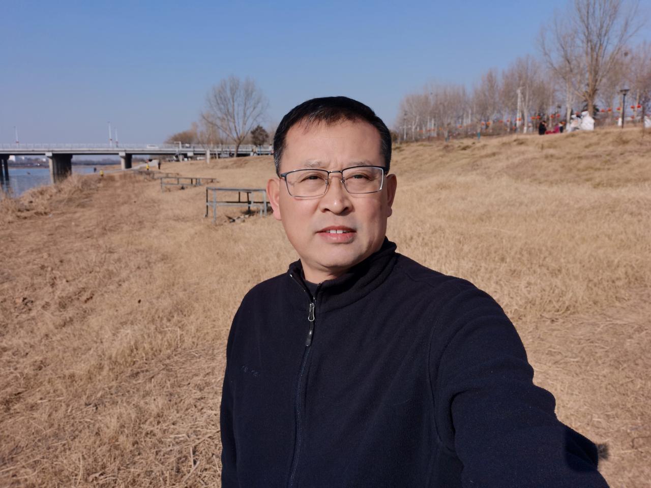 神中的神经病，是个什么样子？

尼采说：“改变自己是神，改变别人是神经病。”
我