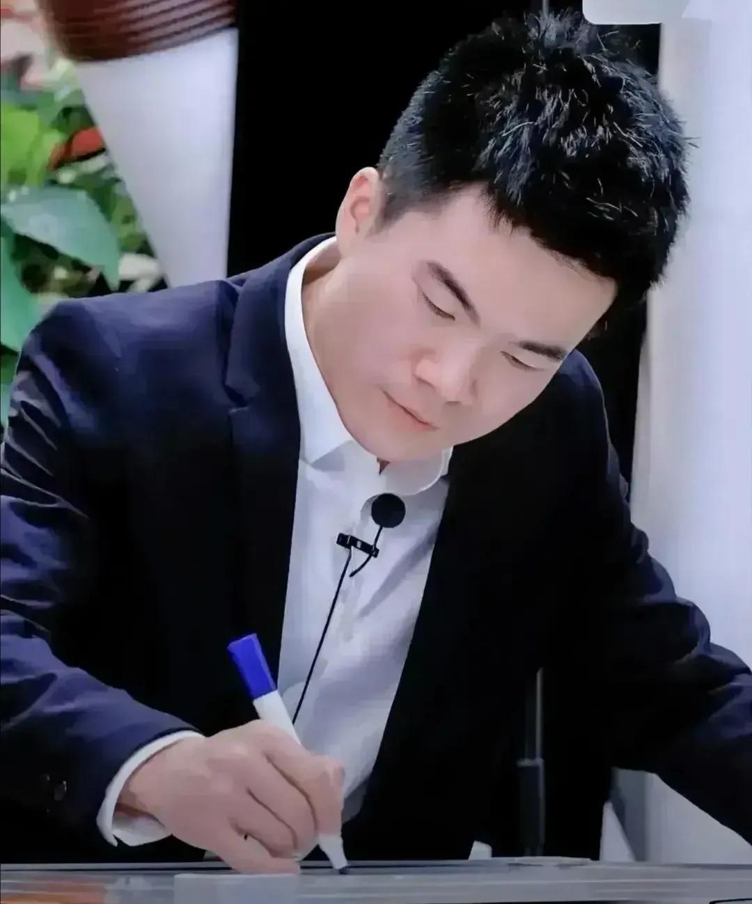 嘿，你有没有想过，咱们为啥要读书呀？董宇辉老师可是讲得特别在理呢。他说呀，你瞧瞧