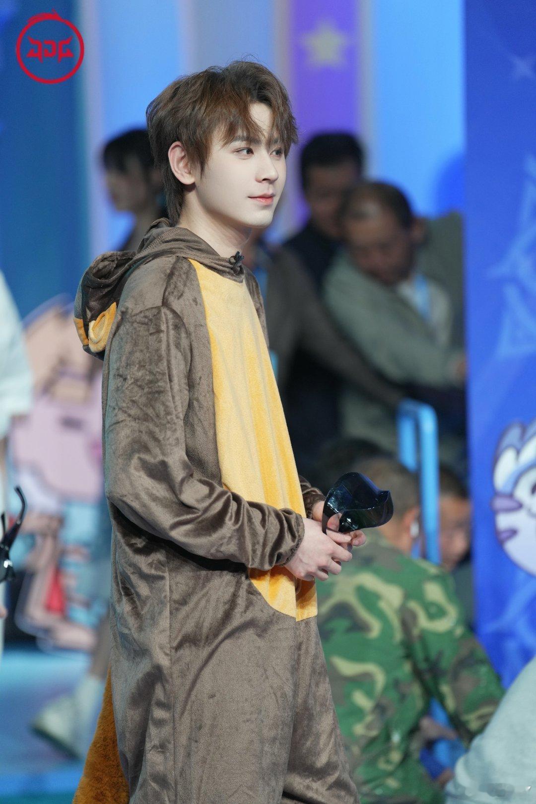 无畏NoFear 🍑心光自为引多远都无畏 晚安2.3日贴贴