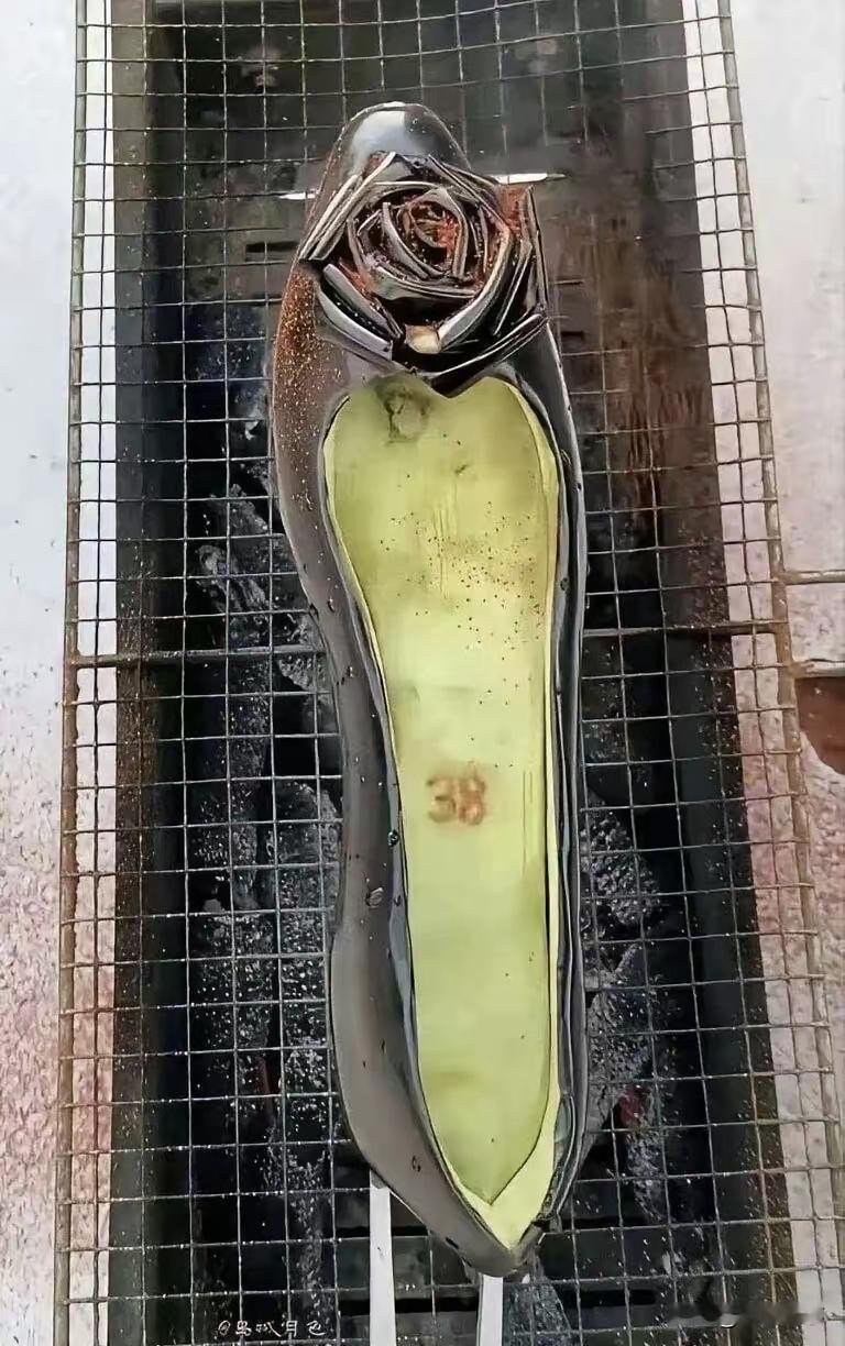 第一眼看成什么了，说