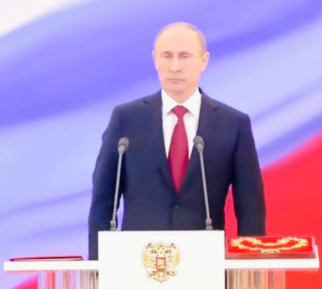 宣誓就职时的普京是不是气场十足啊！
是不是十分有威严啊！
形象是不是也很帅气啊！
