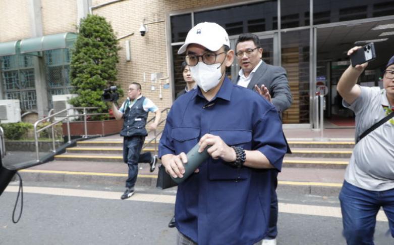 黄子佼案新增1名被害人提告黄子佼案被害人认出自己是私密片主角 23日据台媒，私藏