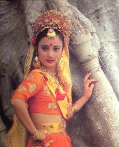 1997年， 李玲玉 嫁给犹太富豪杰瑞，新婚夜，李玲玉开玩笑说：“你不怕我嫁给你