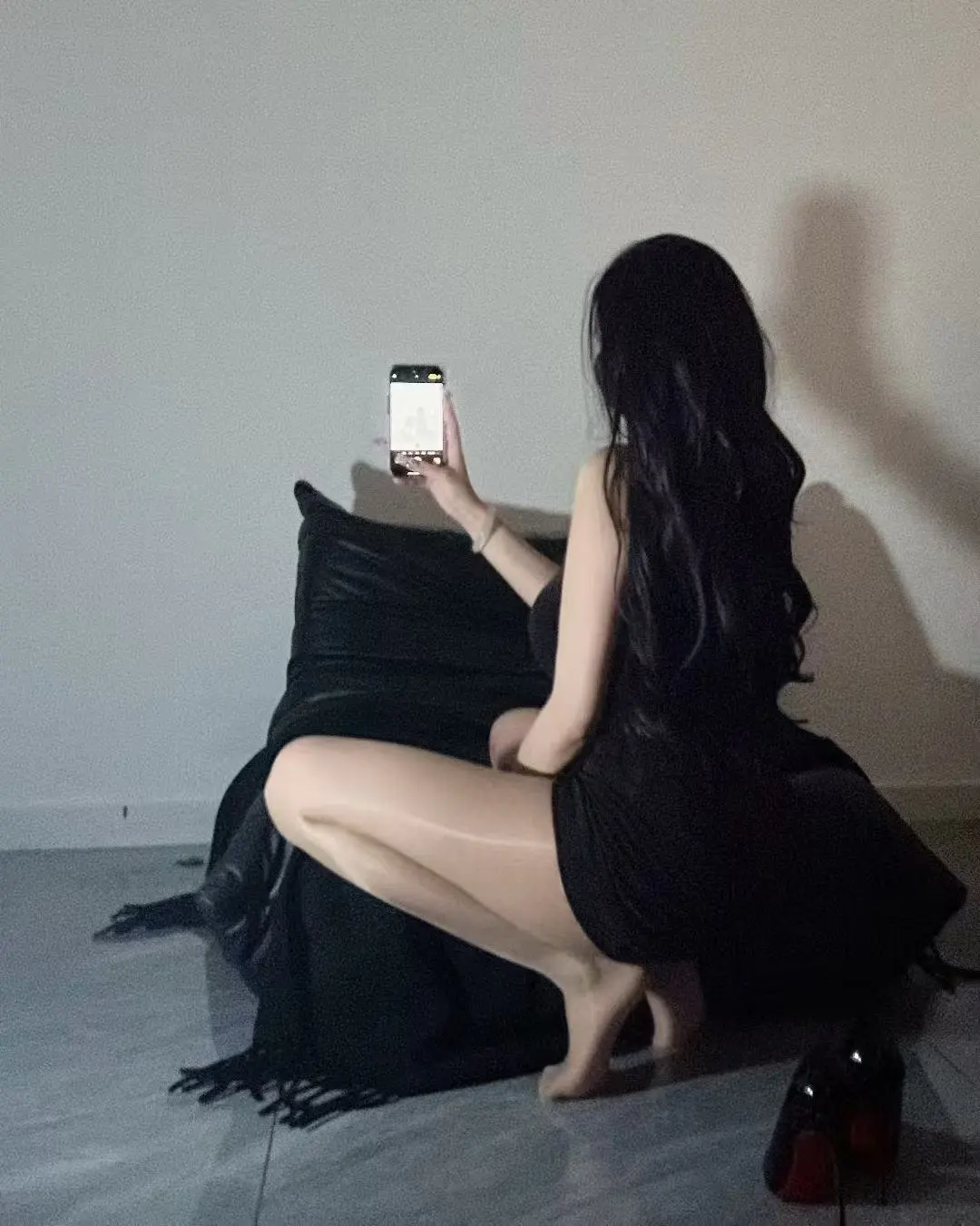 室内也拍，御姐风的拍照姿势