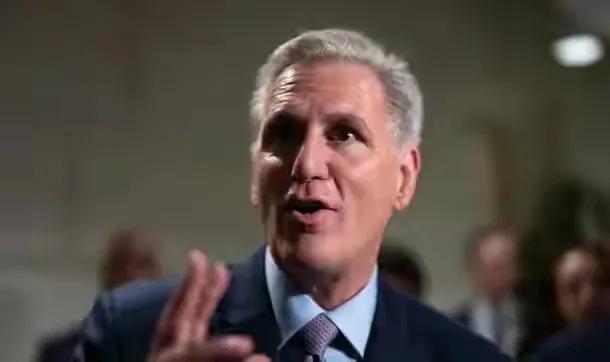 麦卡锡为何会被罢免？
①麦卡锡此前提议要弹劾拜登，结果被自己人给罢免了——这说明