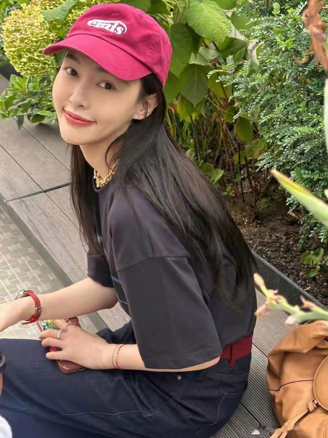 43岁唐嫣这状态太显年轻了，嫩的像女大学生！ 