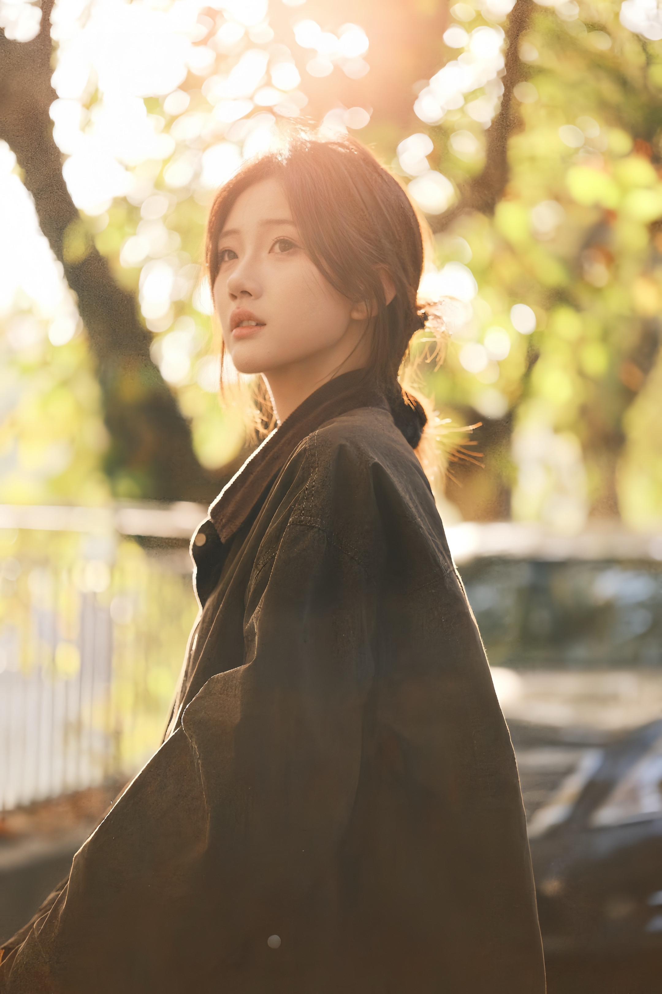 其实我是个淡人。没有大志向，没有大想法，我喜欢淡淡的生活，淡淡的情绪...