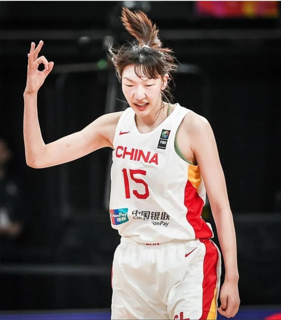 韩旭已经成中国女篮真大腿！
经过这一阵WNBA的历练，感觉上韩旭又上一层楼。
现