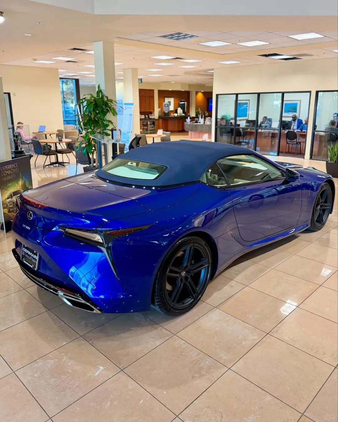 LC500敞篷 👉 云母蓝V8自吸🔵 🔵 🔵