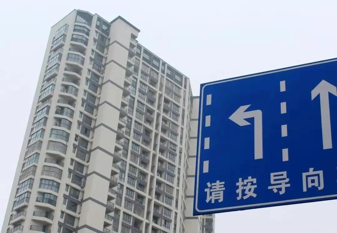 房地产行业正在全面“砍成本”自救，央媒：一线城市限购渐进式放松是大势所趋！

国