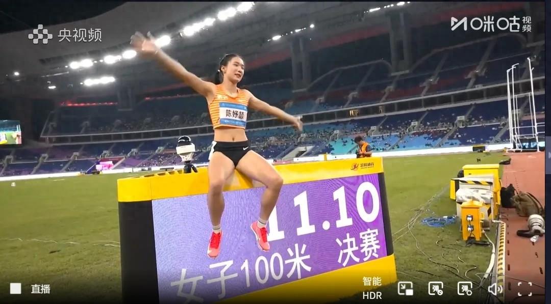 11月17日，16岁陈妤颉加冕！全运会最年轻女子百米冠军[困]
  
女子百米决