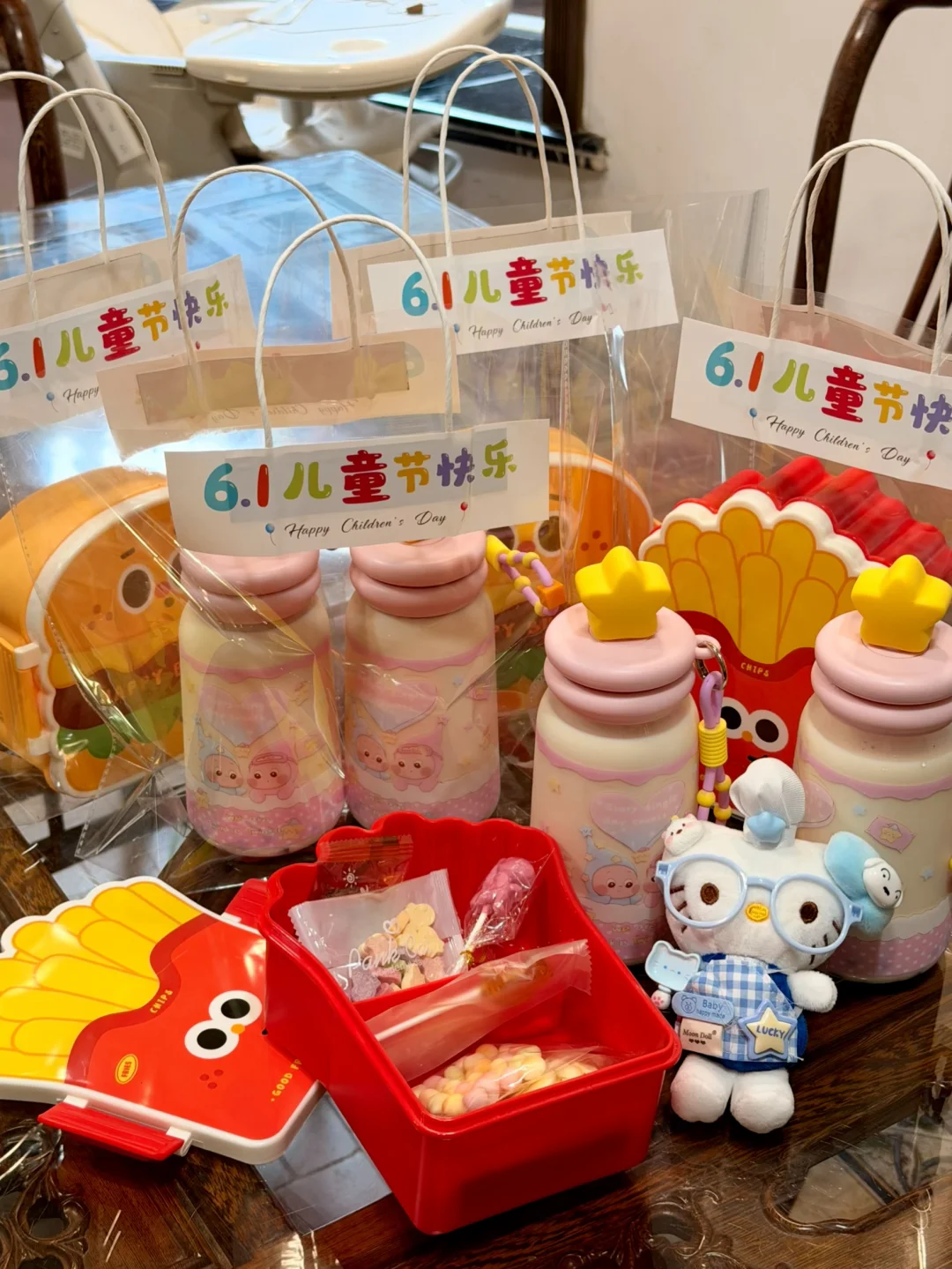 对于小朋友来说好幼稚，对于成年人刚刚好！！