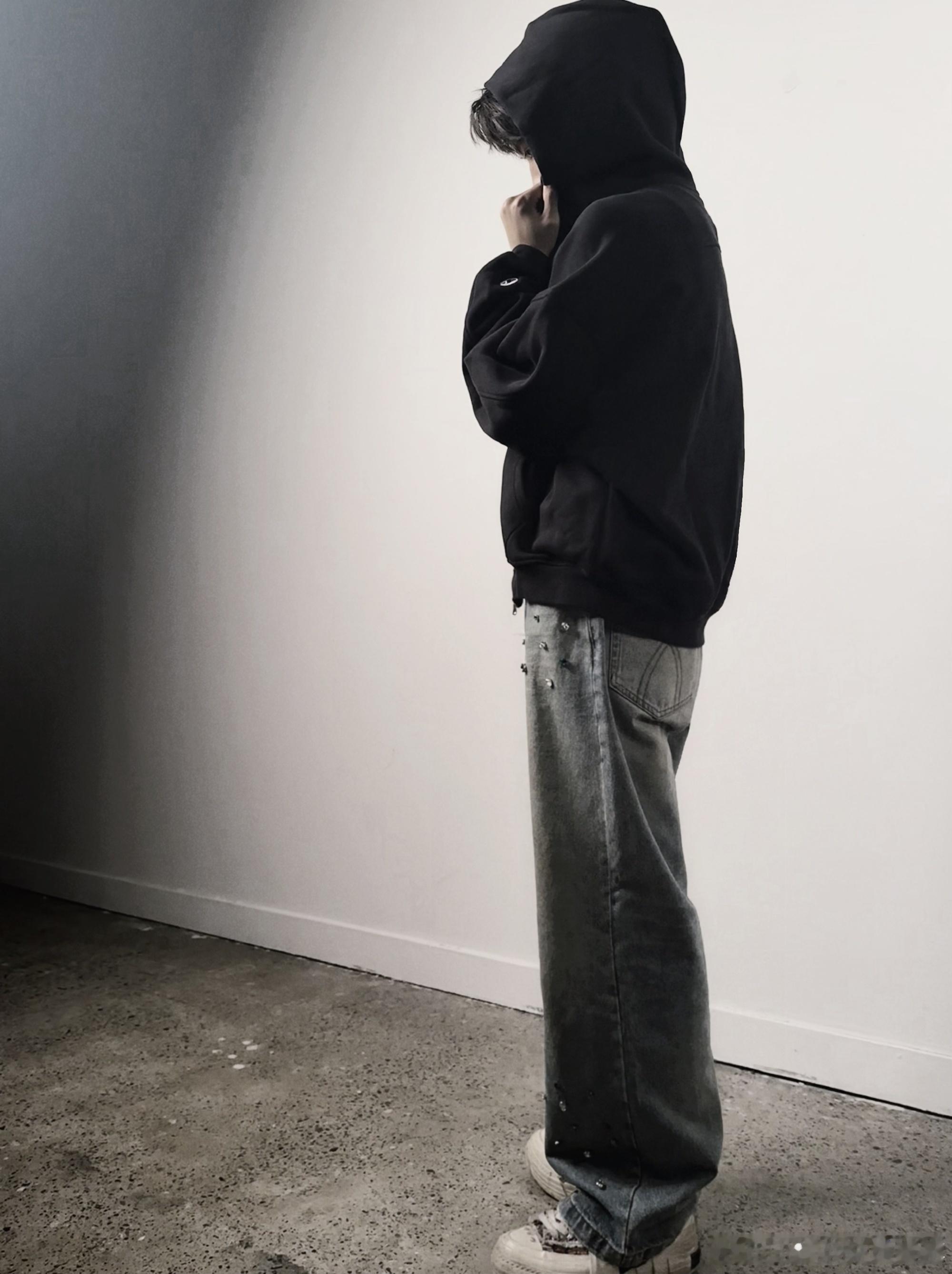 《向明月许愿》官博关注了陈天润，期待新人演员啦~