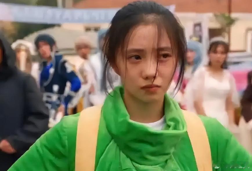 挑大梁的，就是这个26岁的姑娘。她得演忆秦娥，一个从山里放羊的丫头，一路摸爬滚打