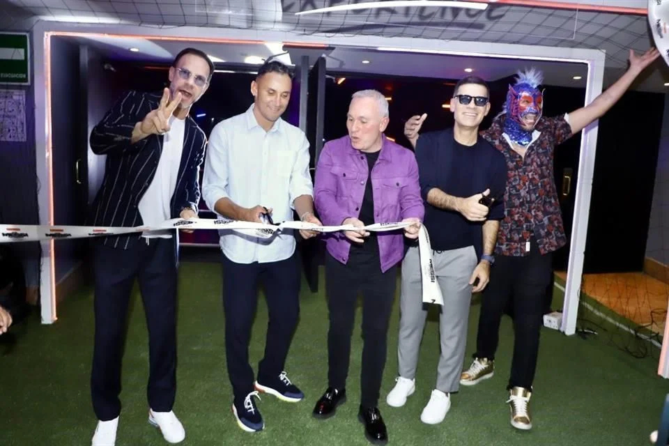 《梅西体验展》登陆墨西哥，纳瓦斯、拉斐尔·马克斯等人出席开幕式！纳瓦斯：他的才华