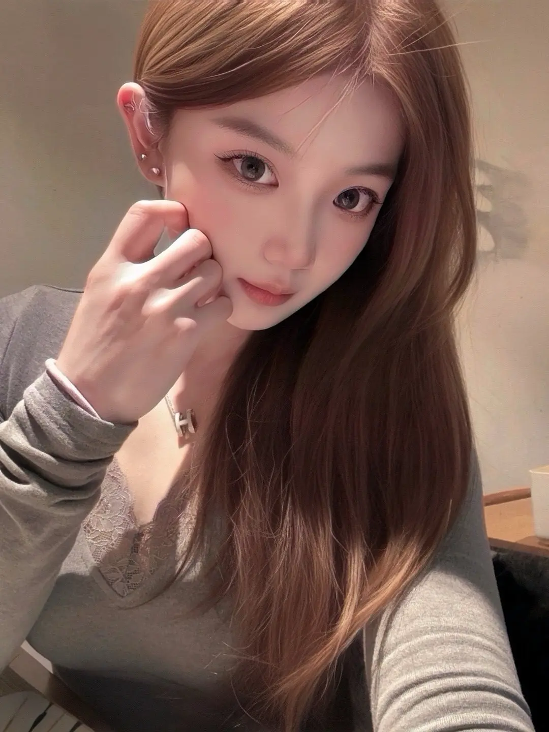 那天晚上他陪着我聊天 我告诉自己千万不能喜欢上他 可那晚以后我没有一天不想他