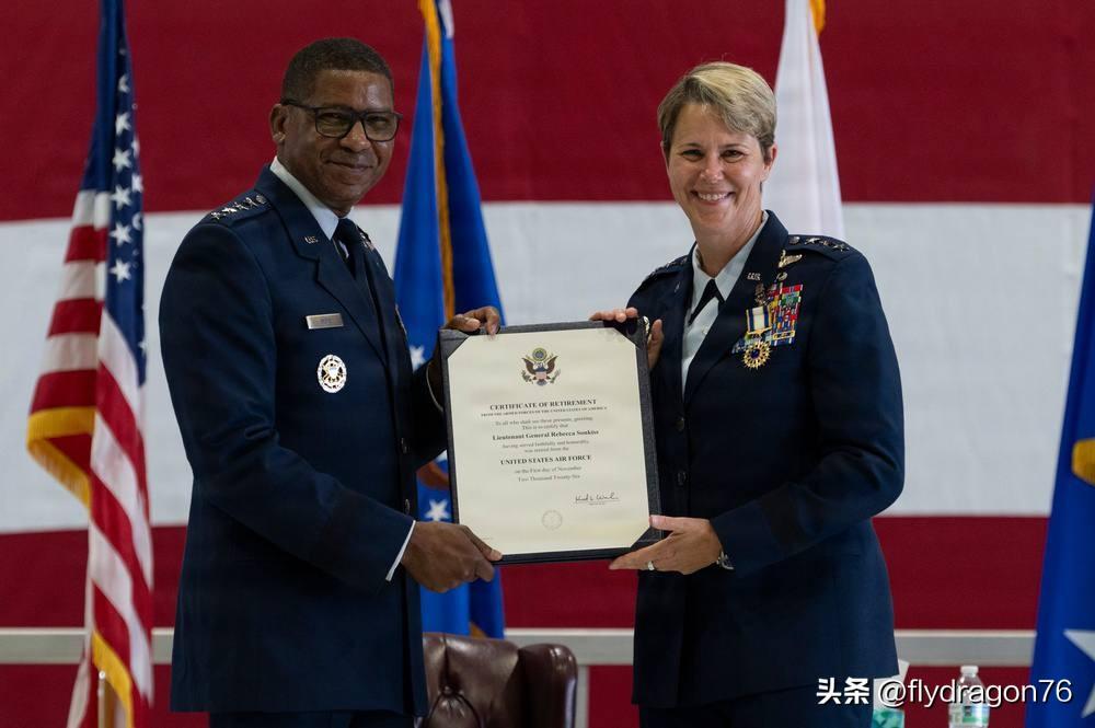 🇺🇸 美国空军空中机动司令部副司令退役

9月3日，美国空军空中机动司令部副